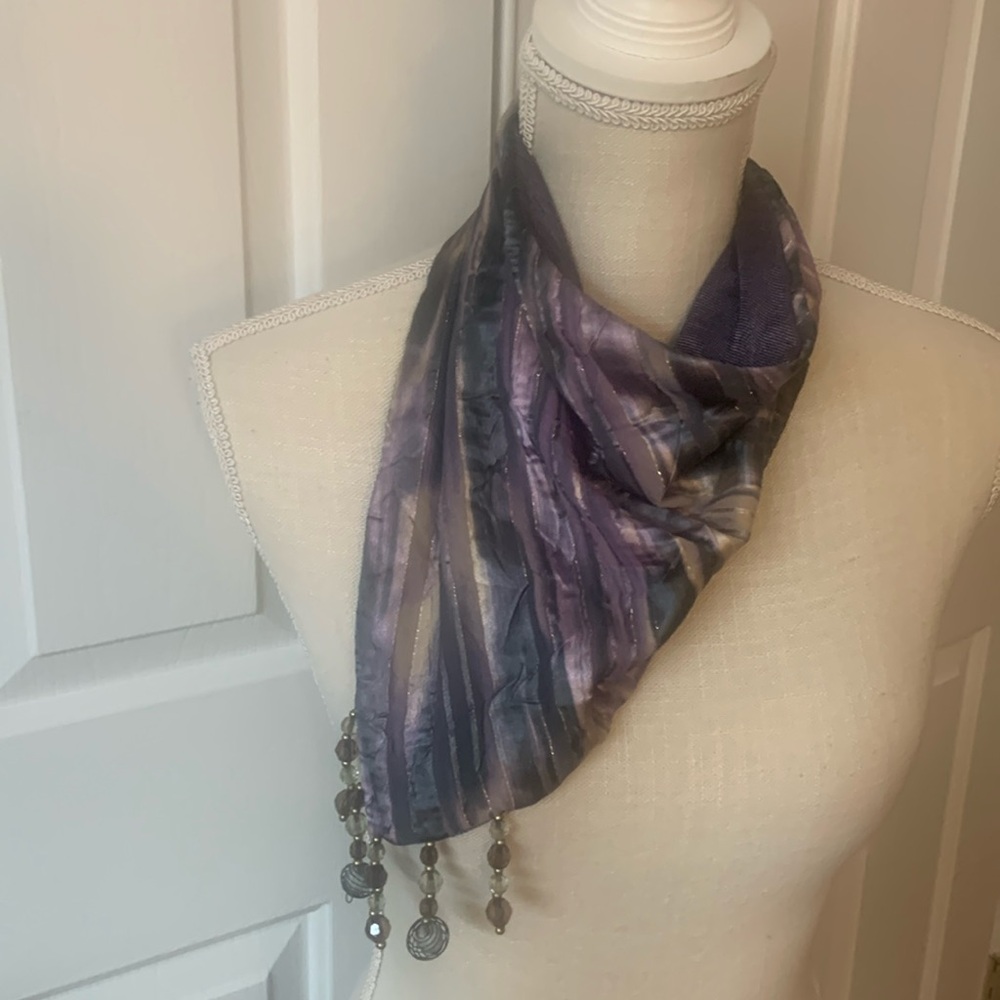 NWOT Beautiful Easy to Where Scarf - Snap a closure in back, Reversible To Solid